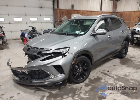 2024 Buick Encore Gx Sport Touring Awd z USA, uszkodzony, nr VIN KL4AMESLXRB109641